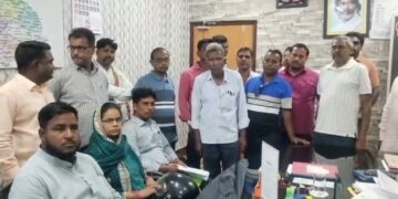 Public distribution shopkeepers submitted a memorandum demanding timely distribution of ration
