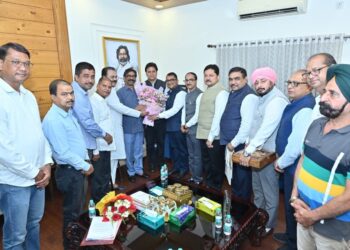 गिरिडीह के उद्योग, रेल और जल संकट समेत कई अहम मुद्दे उठाए