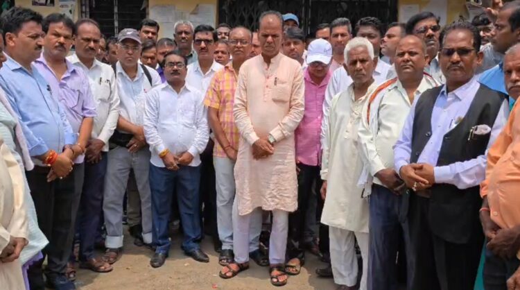 गिरिडीह के रजिस्ट्रार बालेश्वर पटेल को नम आंखों से श्रद्धांजलि